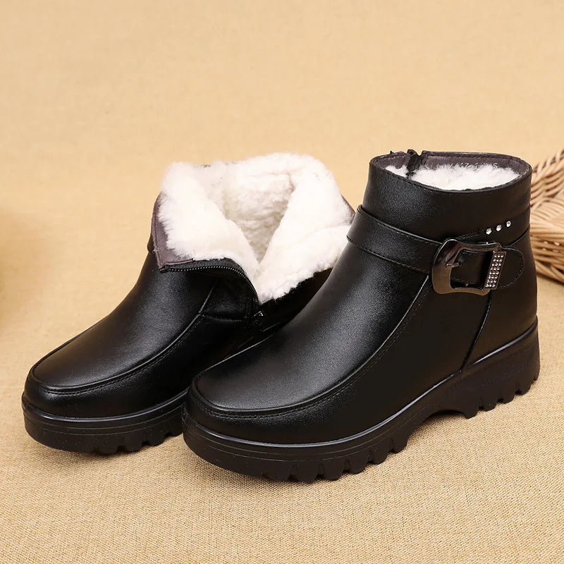 Bota Feminina Cano Curto de Couro Forrada - LuxComfort